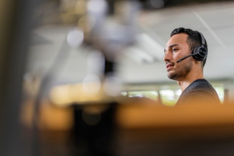 POLY Zestaw słuchawkowy Voyager 4320 z certyfikatem Microsoft Teams USB-C + adapter BT700 (WYPRZEDAŻ) POLY Zestaw słuchawkowy Voyager 4320 z certyfikatem Microsoft Teams USB-C + adapter BT700 (WYPRZEDAŻ)