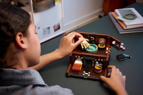 LEGO 76785 Wednesday - Mieszkanie Rączki