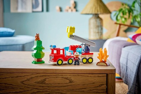 LEGO DUPLO TOWN 10473 Wóz strażacki z wężem i strażakiem