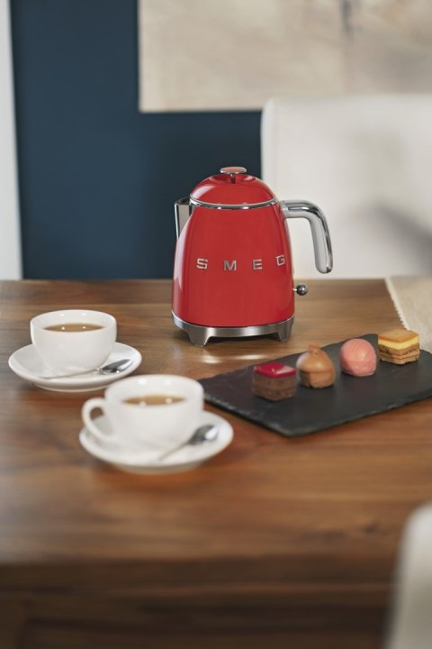 SMEG Czajnik (KLF05RDEU) mini 0,8L czerwony